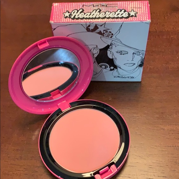 💖💖💖MAC HTF ALPHA GIRL BEAUTY POWDER NIB💖💖💖 - Picture 2 of 5